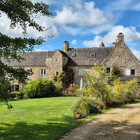 Gite De Charme Au Manoir Du Plessis-Quinquis Sainte-Seve ภายนอก รูปภาพ
