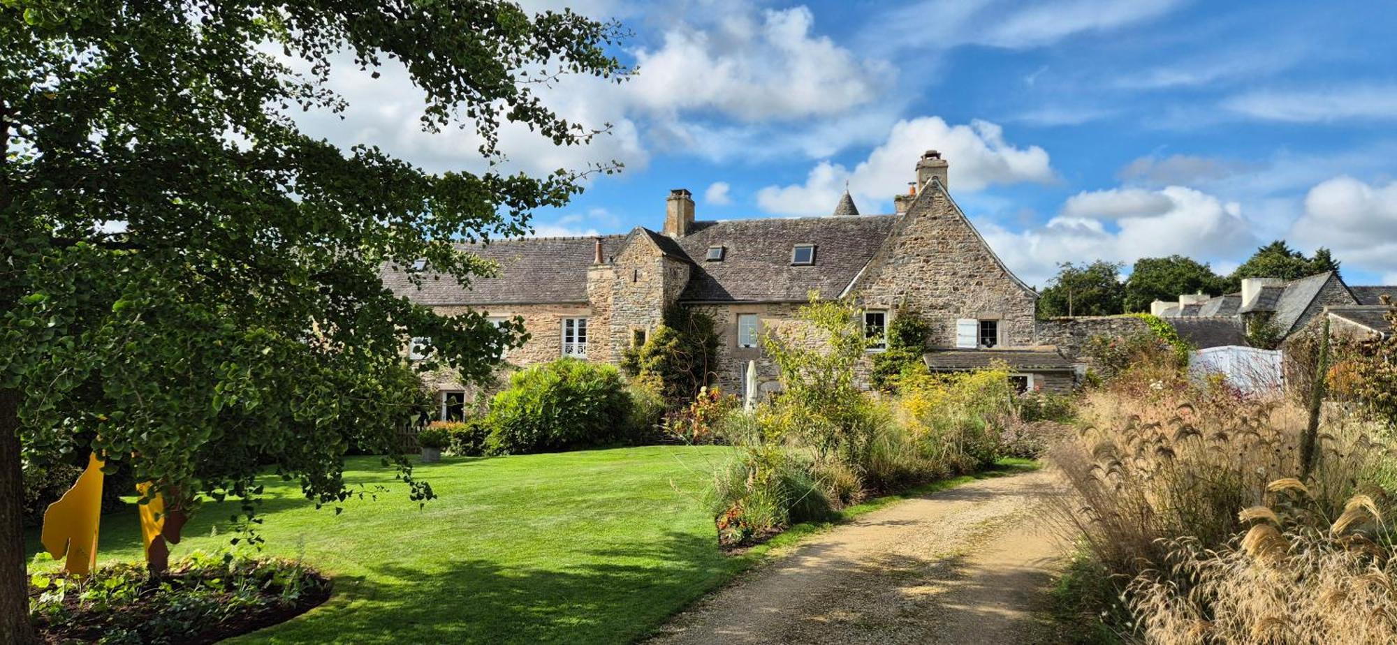 Gite De Charme Au Manoir Du Plessis-Quinquis Sainte-Seve ภายนอก รูปภาพ